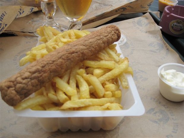 05 Cassel Fricadelle frites.JPG