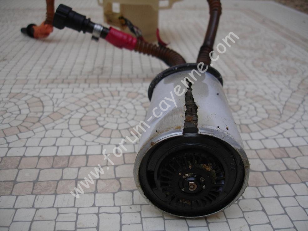 le moteur est complètement bloqué, les connectiques carbonisée ! / DSC00698.JPG DSC00698.JPG