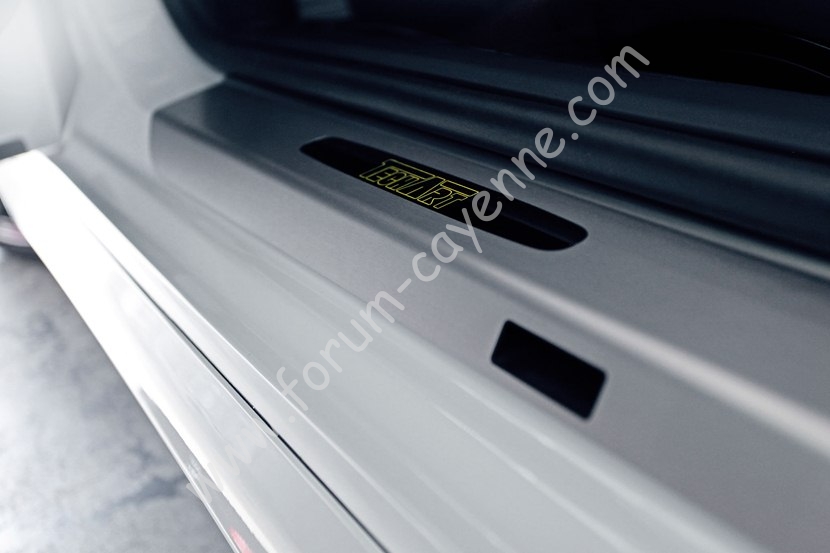 techart-carrera-15-door-sill-m.jpg