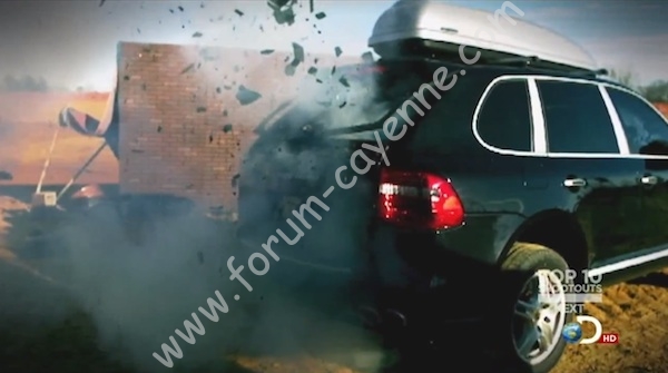 armored-porsche-cayenne-rear-hatch-blow-up.jpg