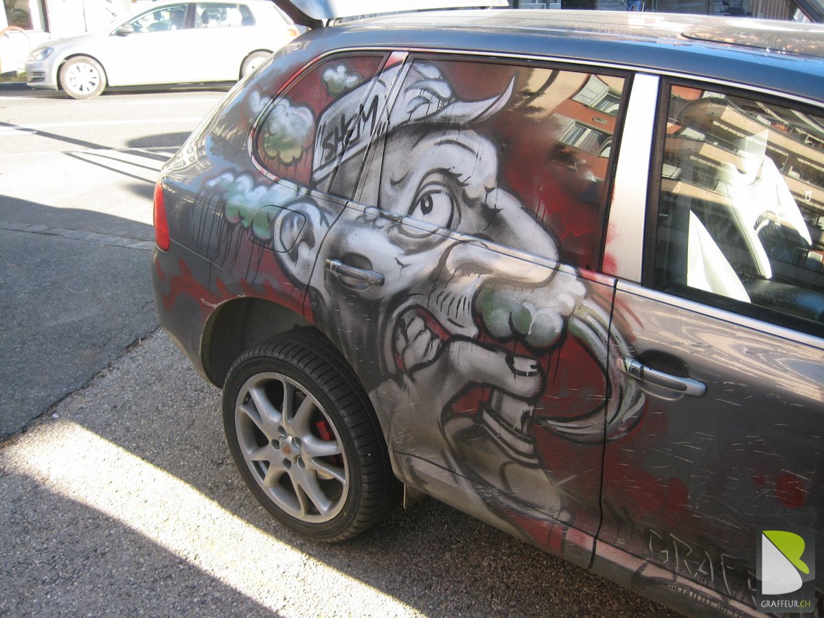 Personnage-Shem-Porsche-Cayenne-Graffiti-Suisse-12.jpg