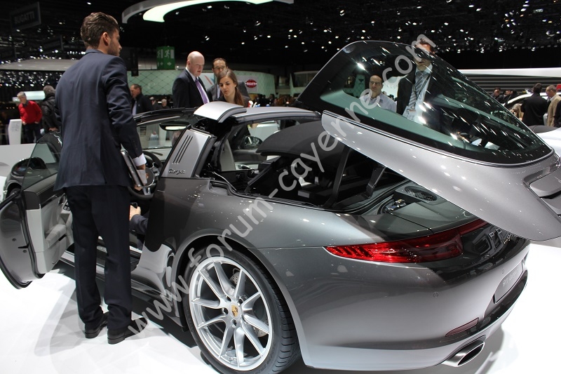 Porsche 911 Targa (19).JPG