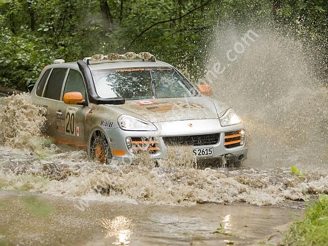 Porsche_Cayenne_Transsyberia-car_body.jpg