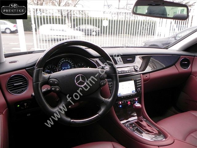 Cockpit.jpg