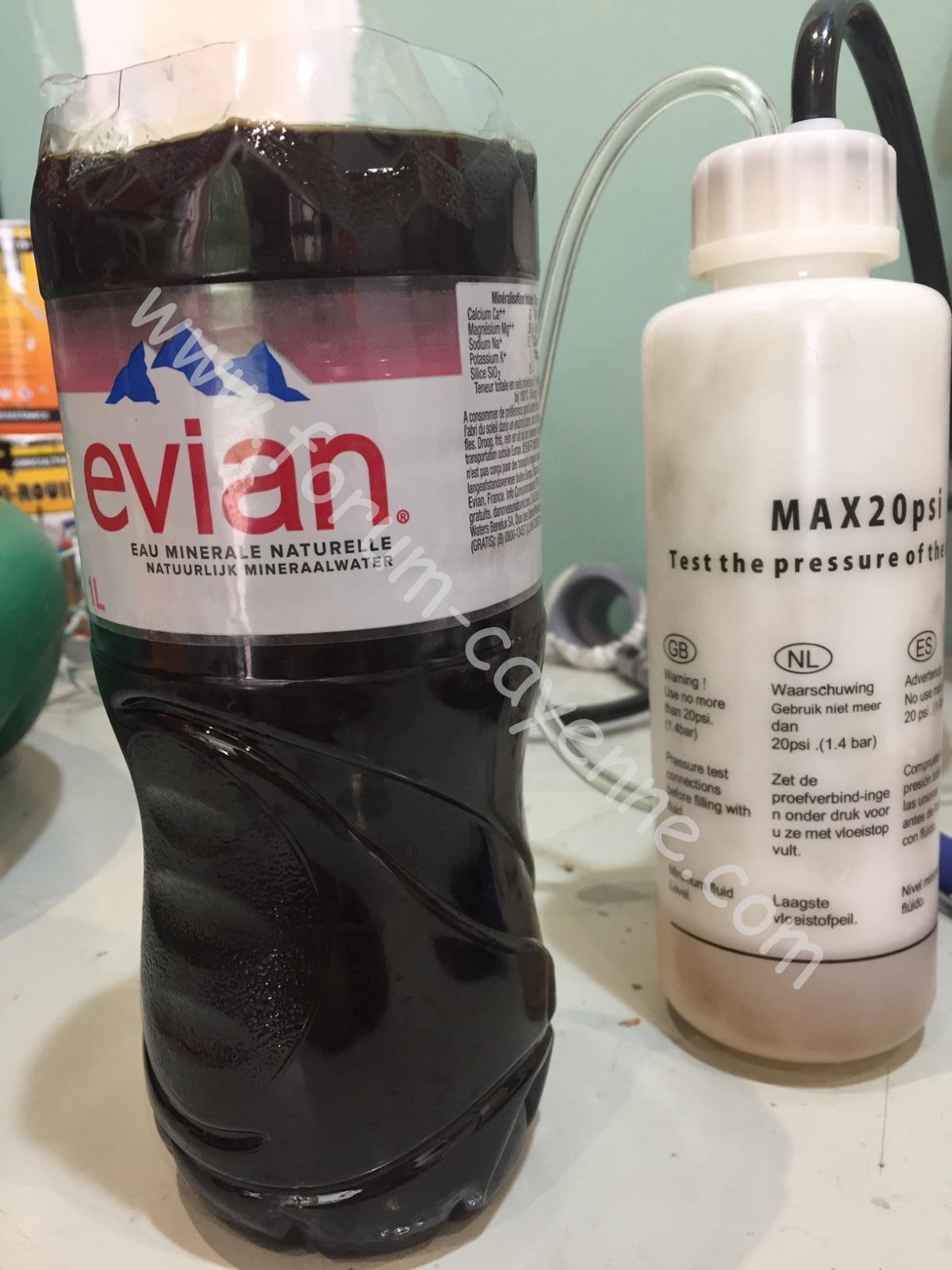Un p'tit coup d'Evian ? / IMG_2887.JPG IMG_2887.JPG