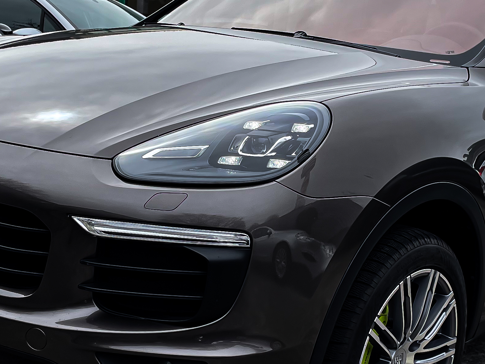 SV-PORSCHE CAYENNE-phare avant-6408.jpg
