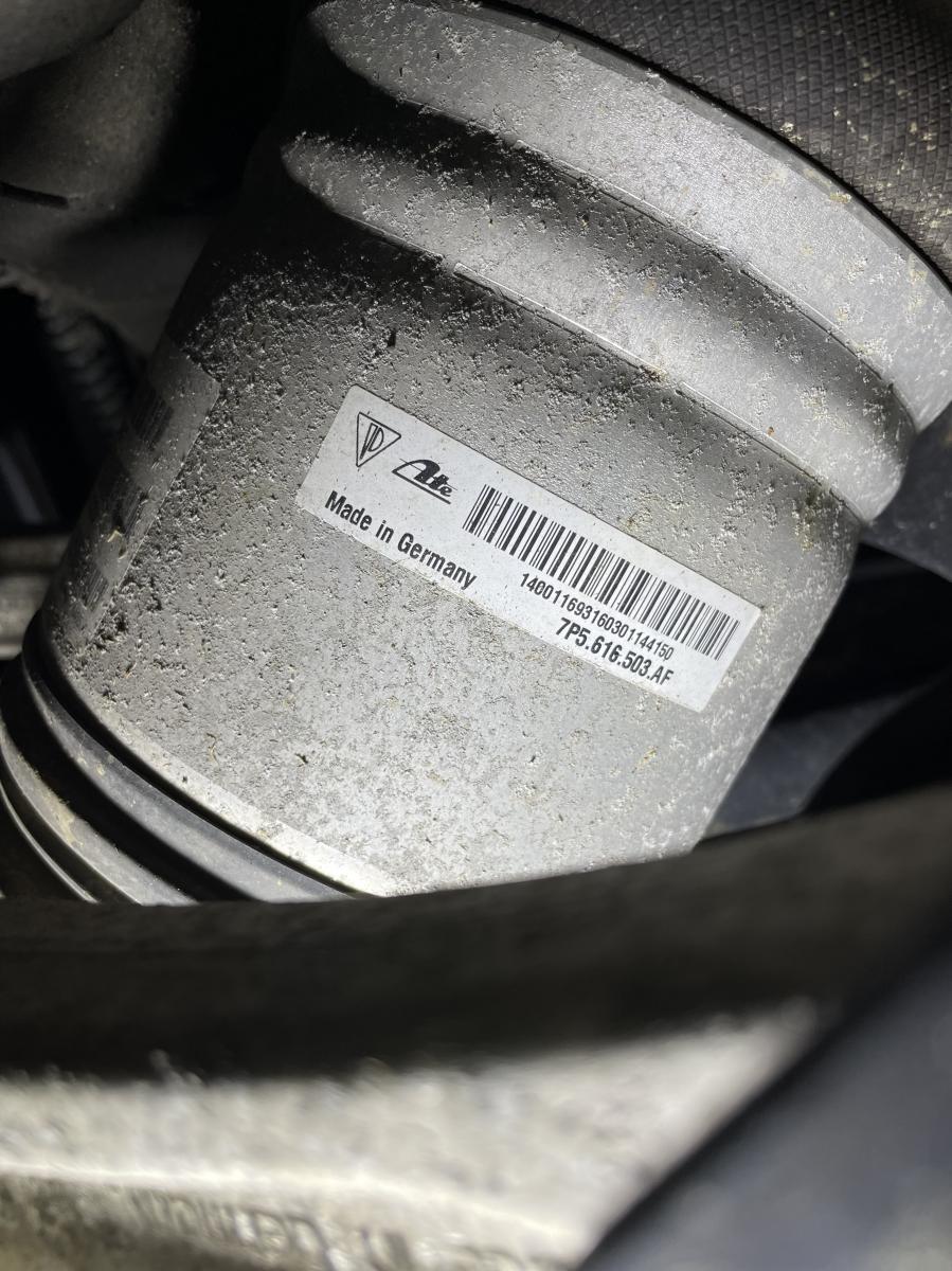 PORSCHE CAYENNE AMORTISSEUR ARRIERE GAUCHE.jpg